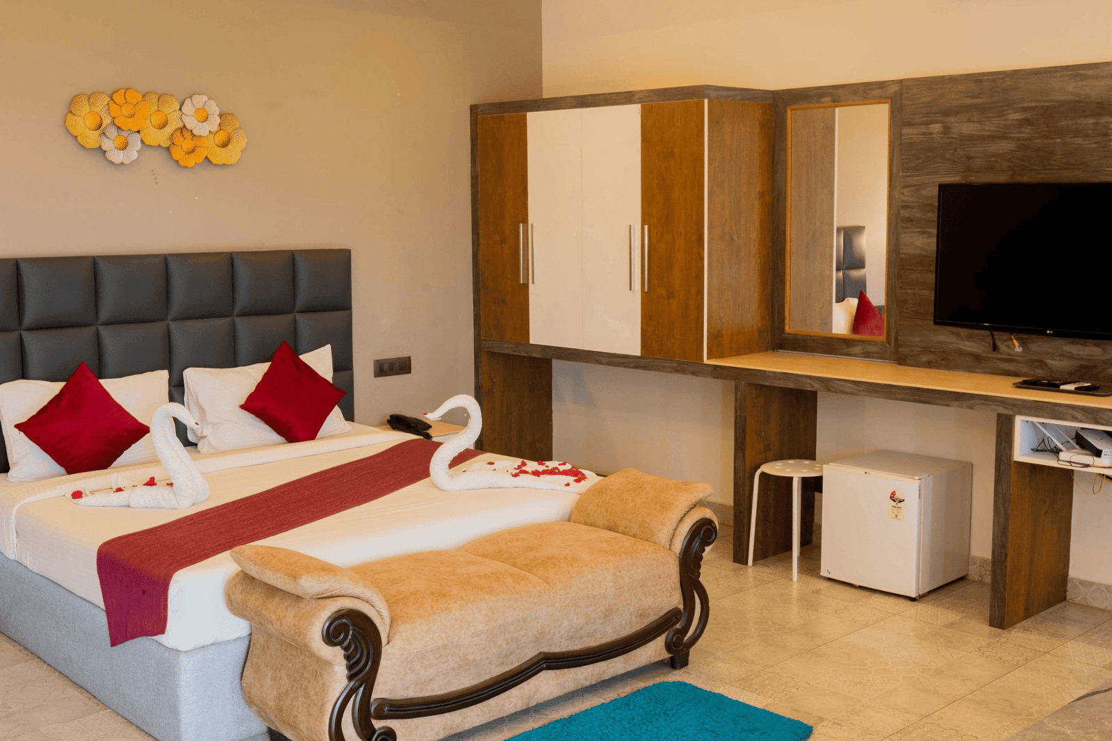 Hill View Super Deluxe Room